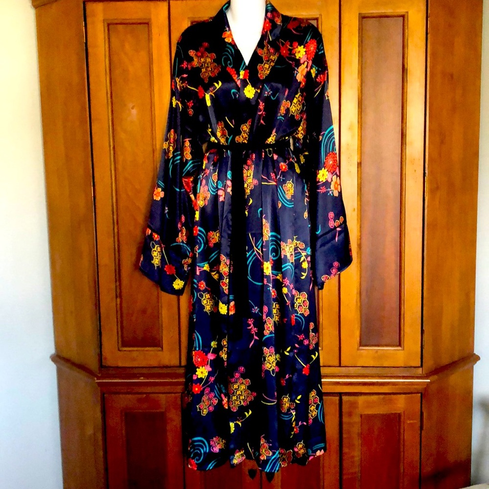 Forever 21 Long Satin Navy robe